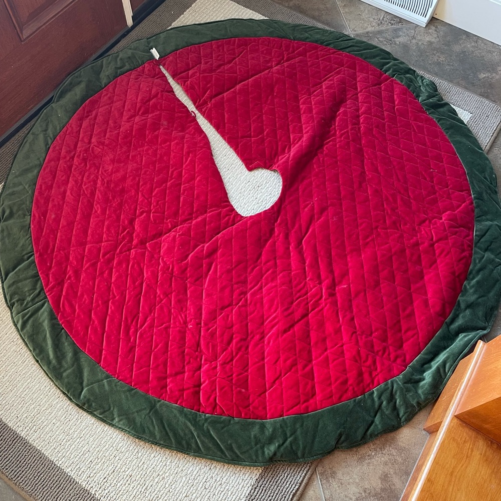 Pottery Barn Tree skirt